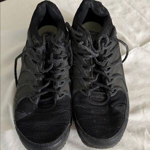 Men's Black Athletic Shoes